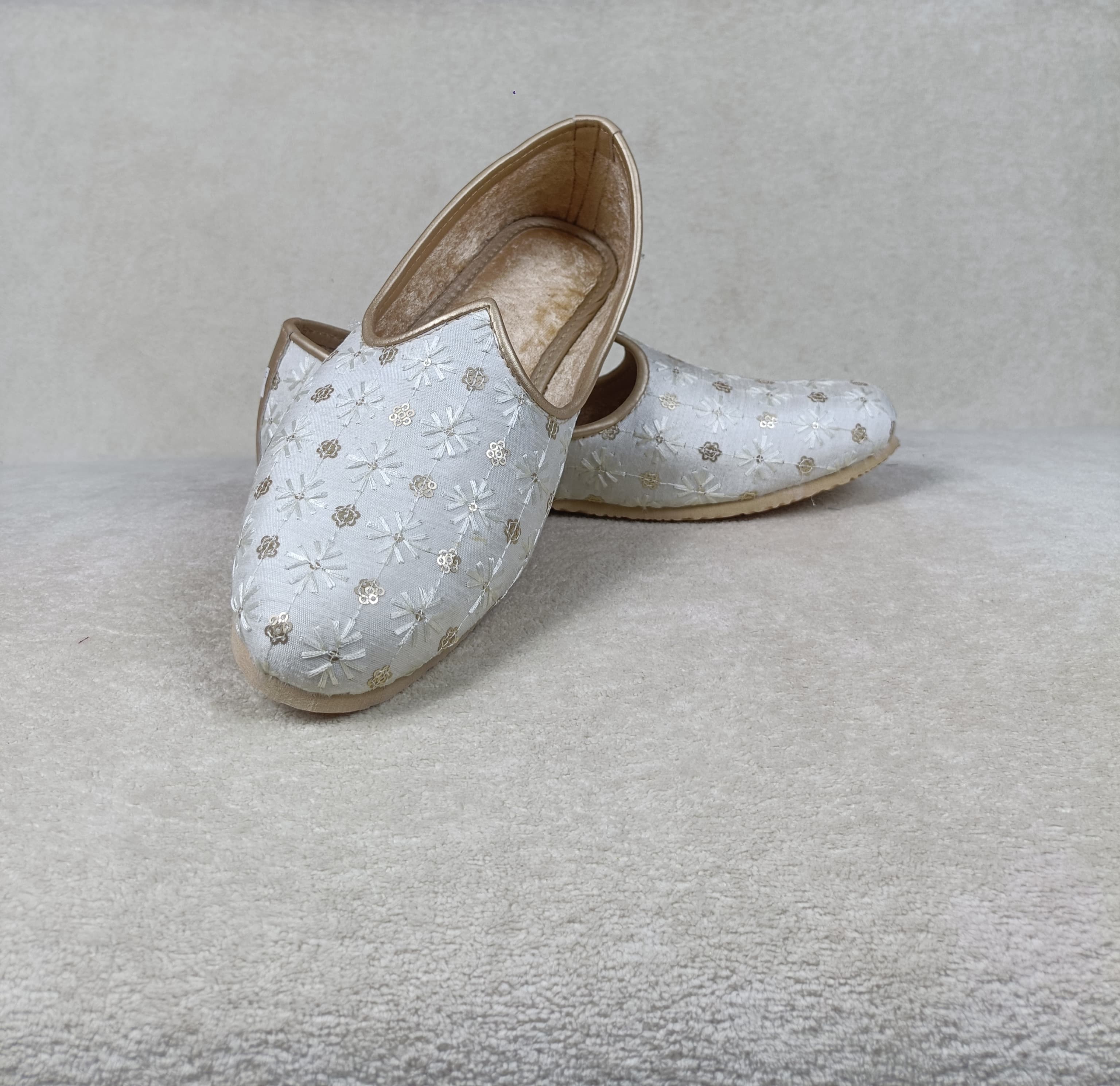 Gold Petal Jutti
