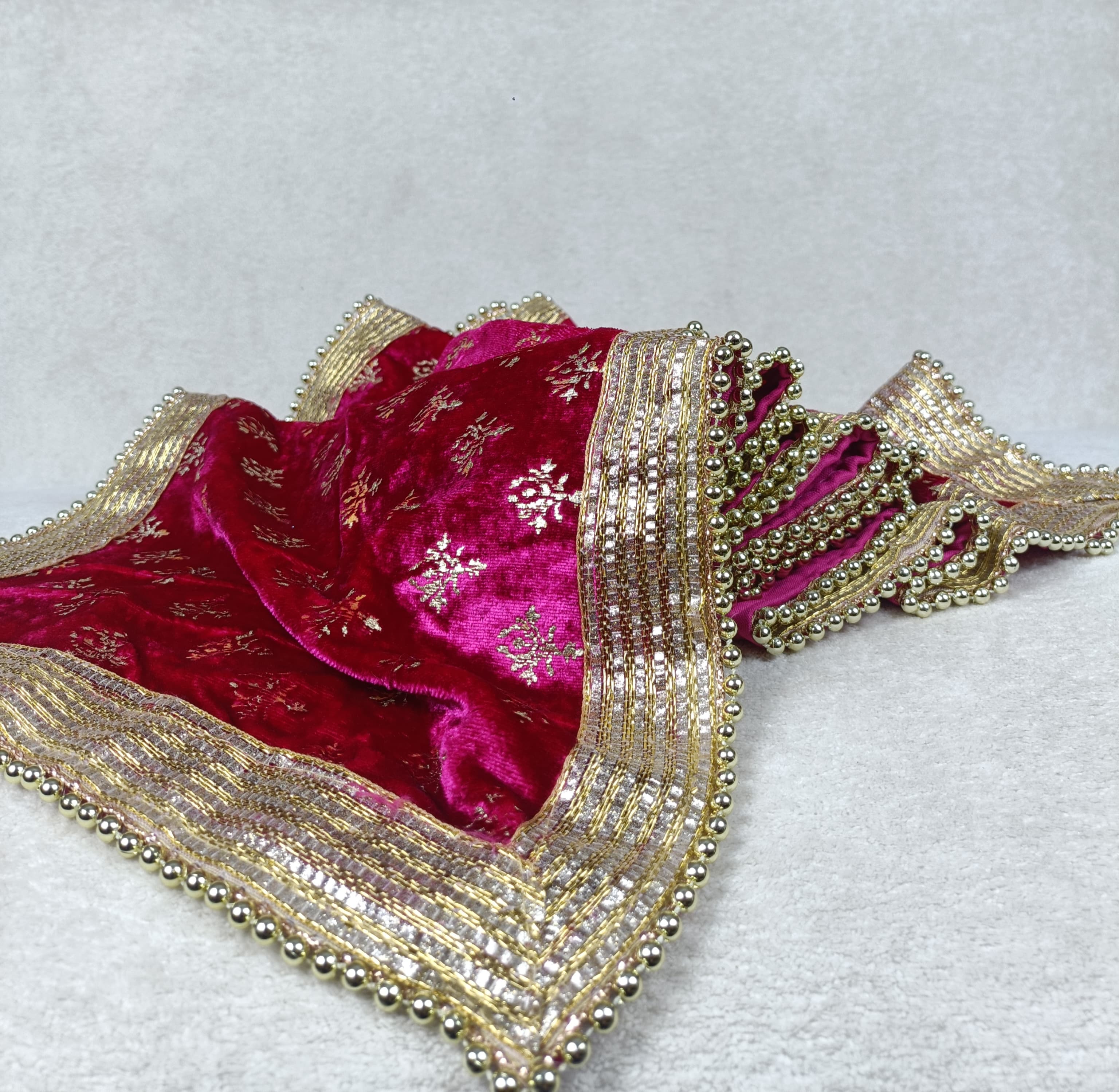 Gulabi Zar Safa & Chunni Set