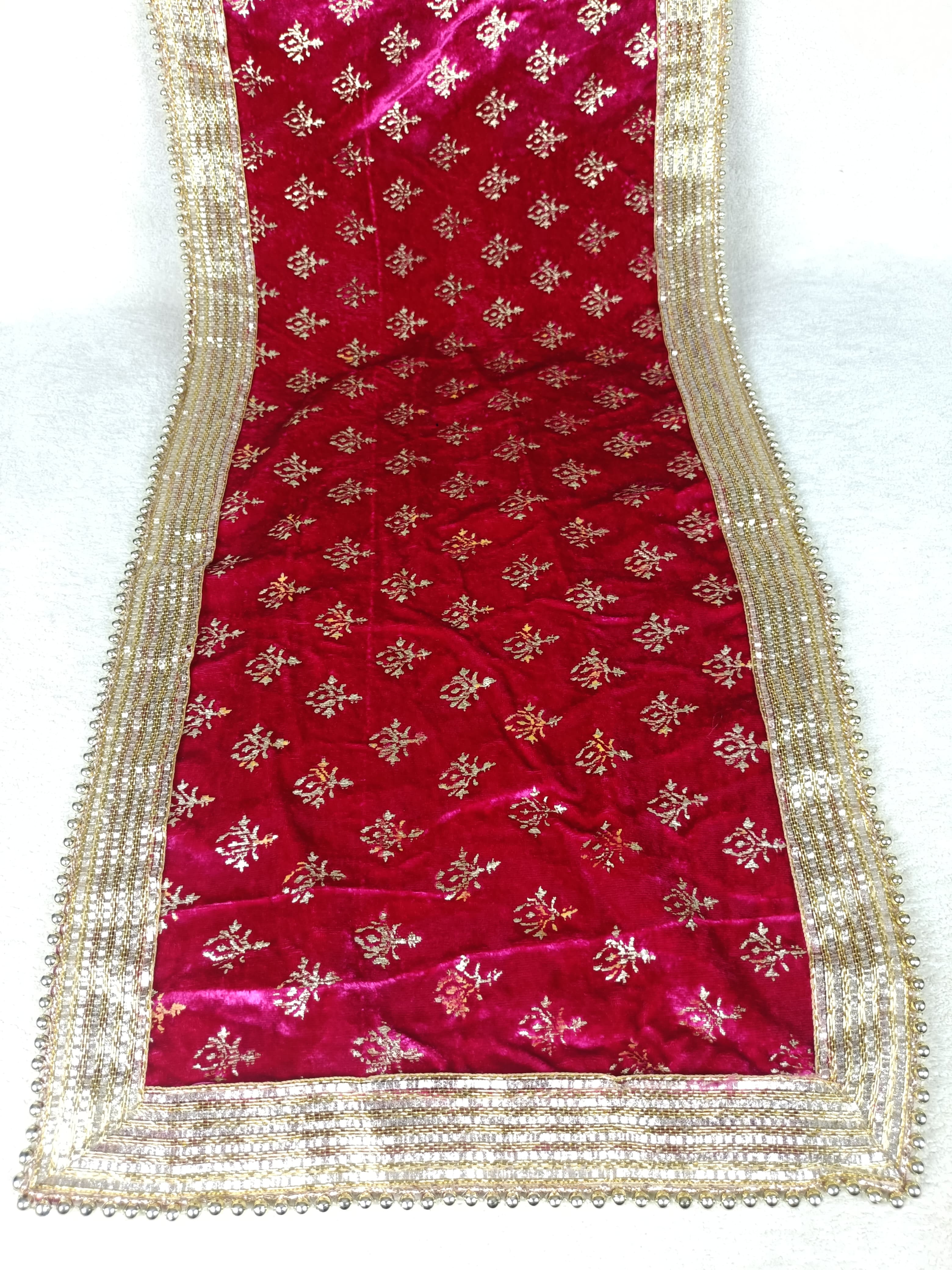 Gulabi Zar Safa & Chunni Set