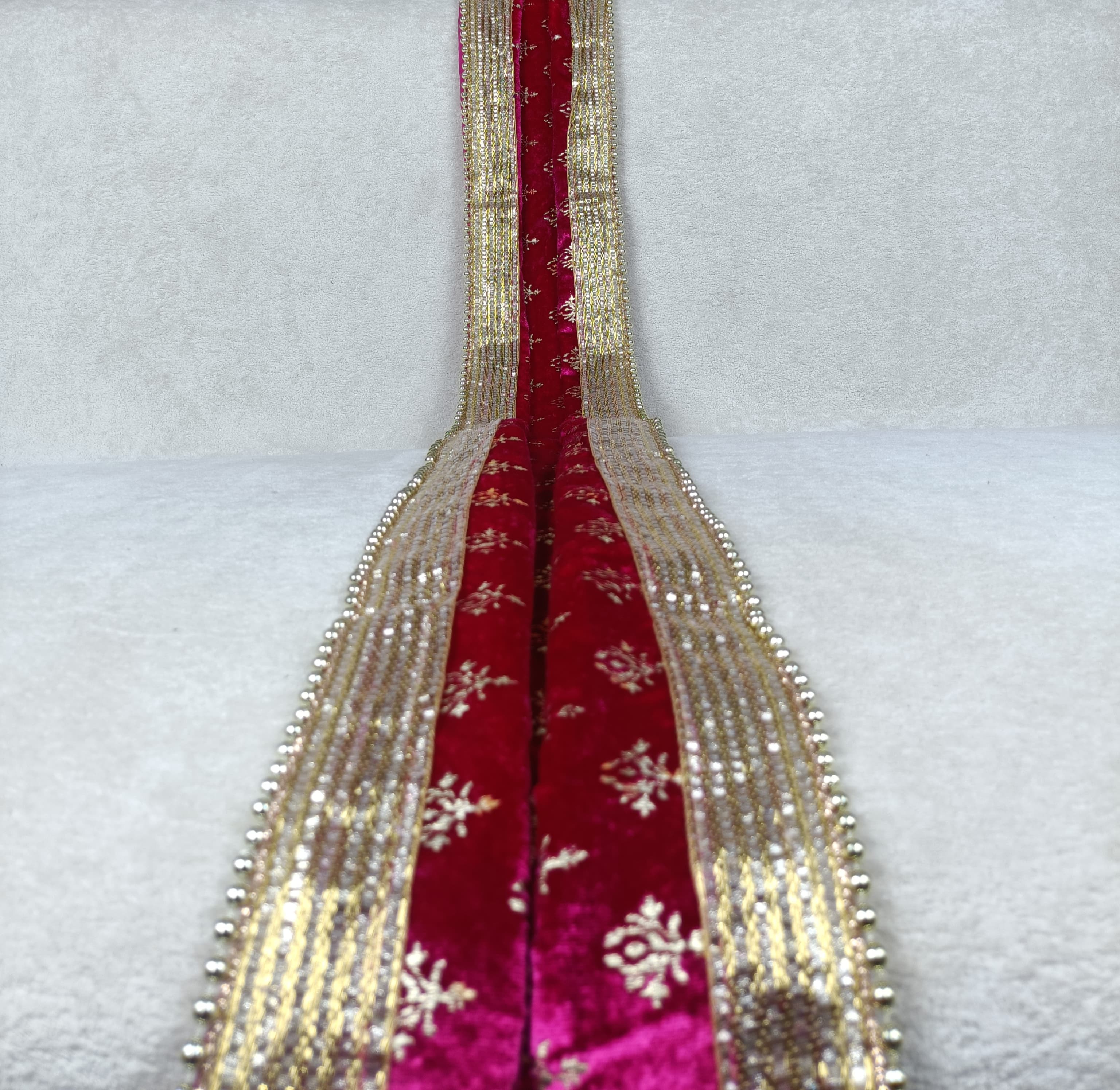 Gulabi Zar Safa & Chunni Set
