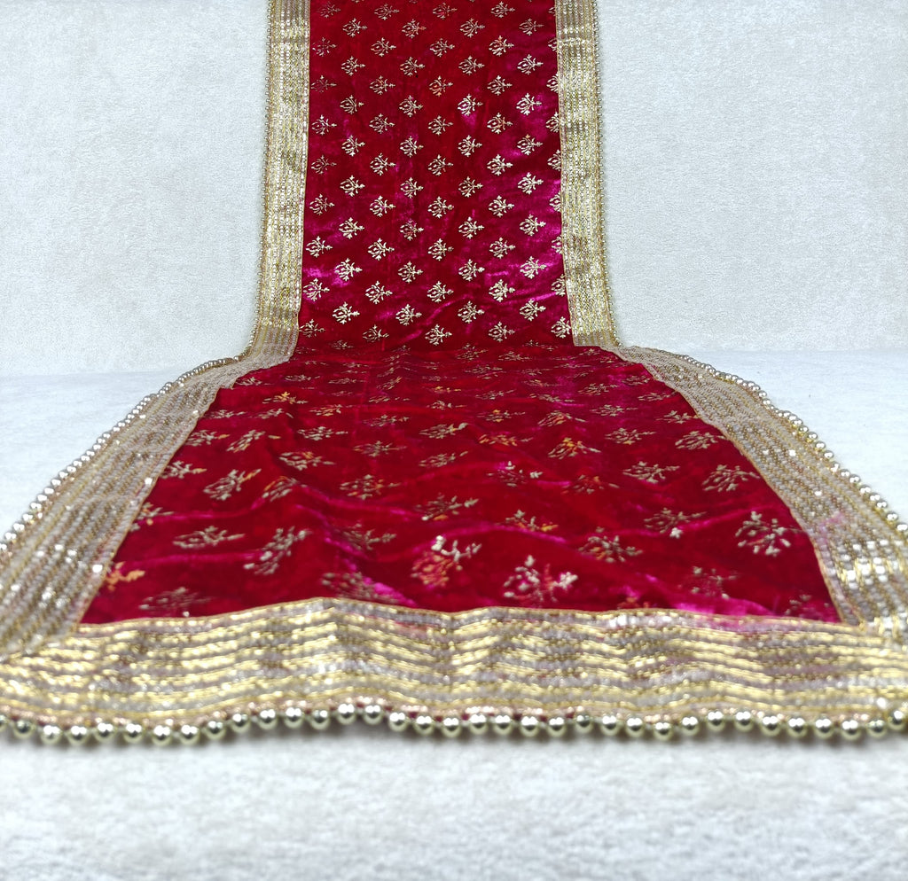 Gulabi Zar Safa & Chunni Set