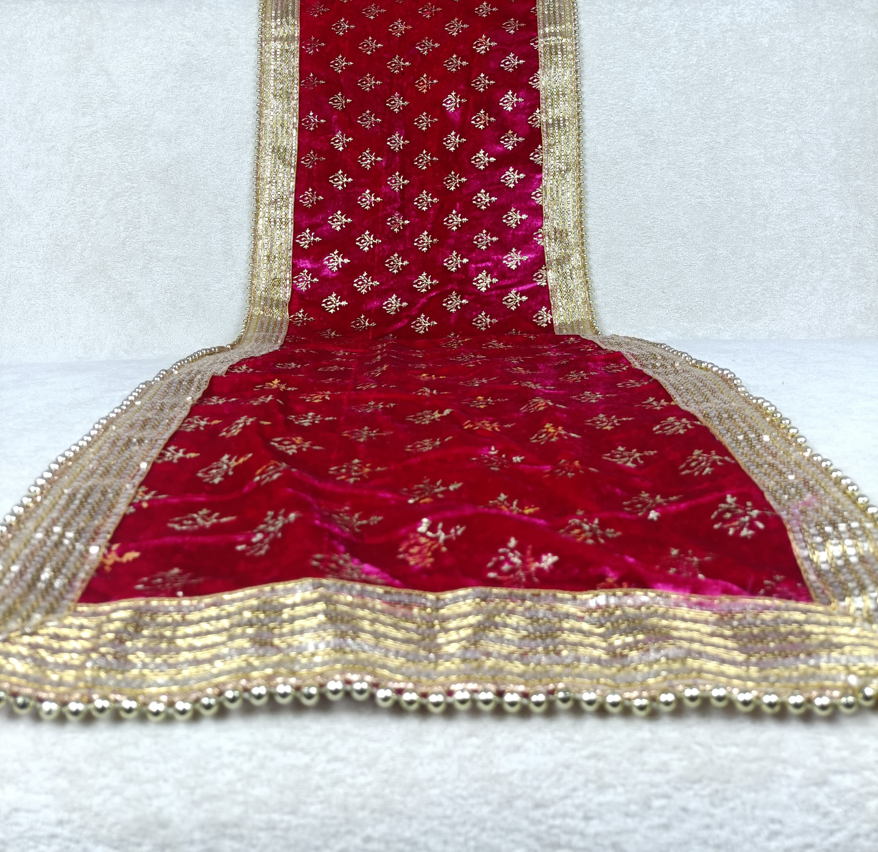 Gulabi Zar Safa & Chunni Set