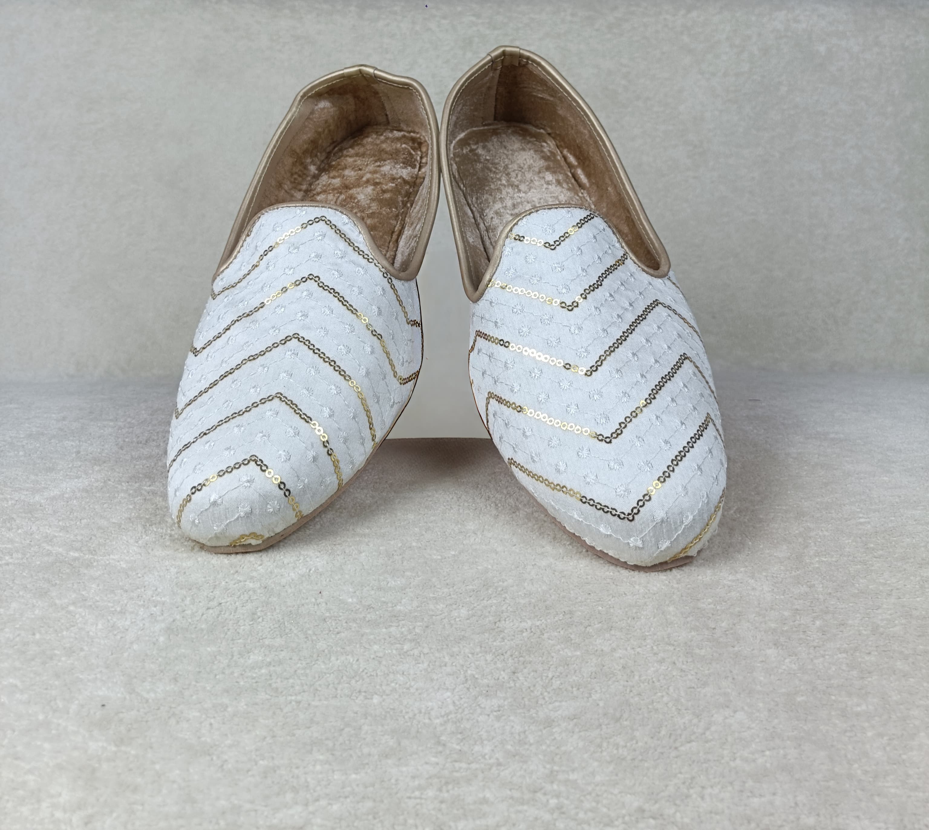 The Gold & White Jutti