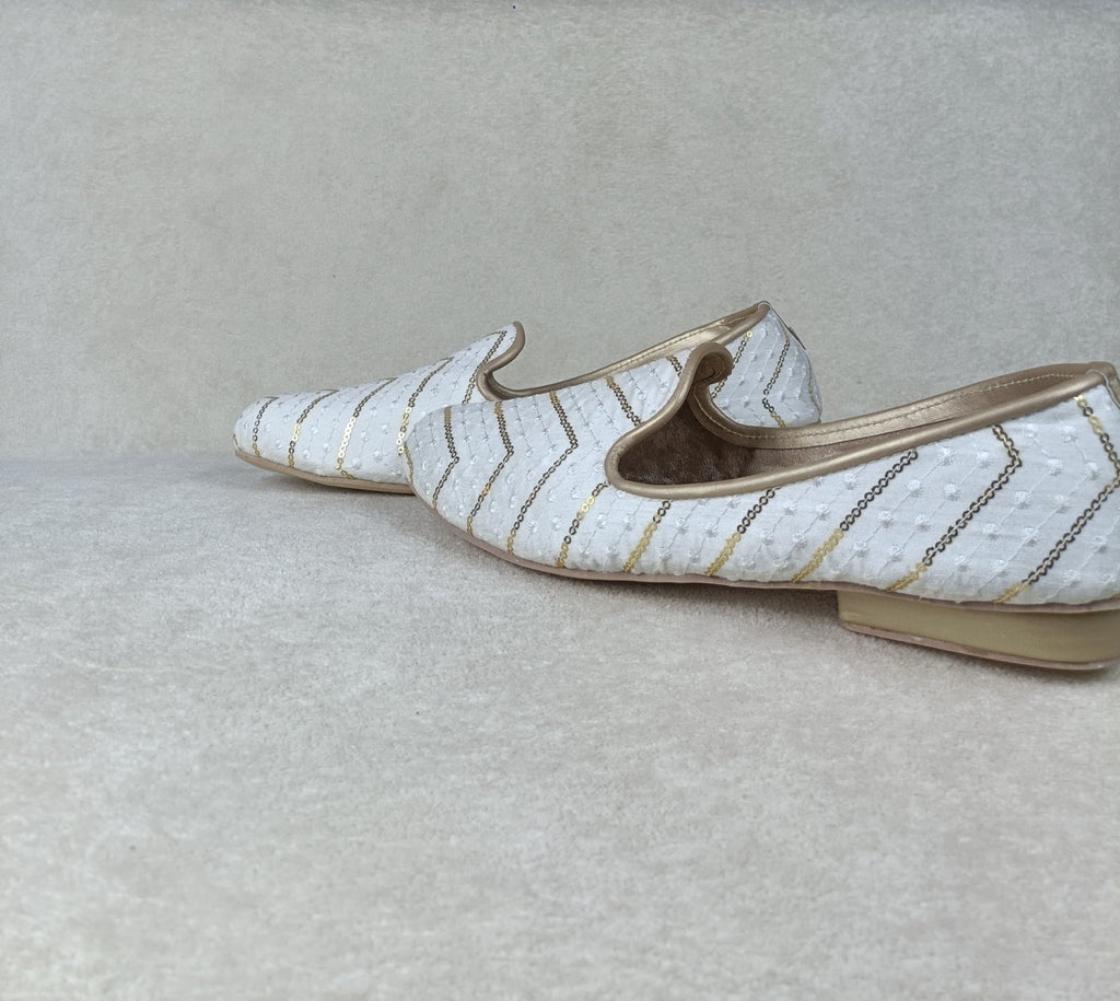 The Gold & White Jutti
