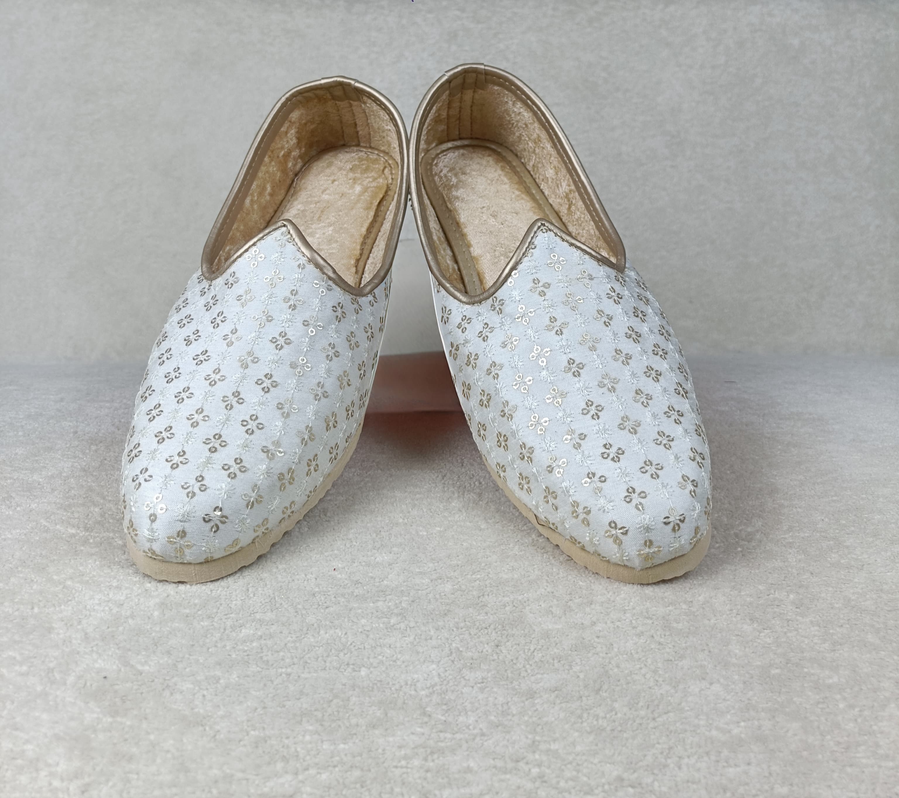The Golden Floral Jutti