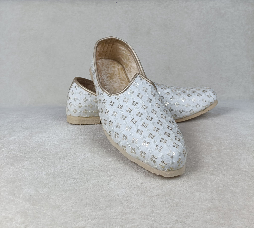 The Golden Floral Jutti