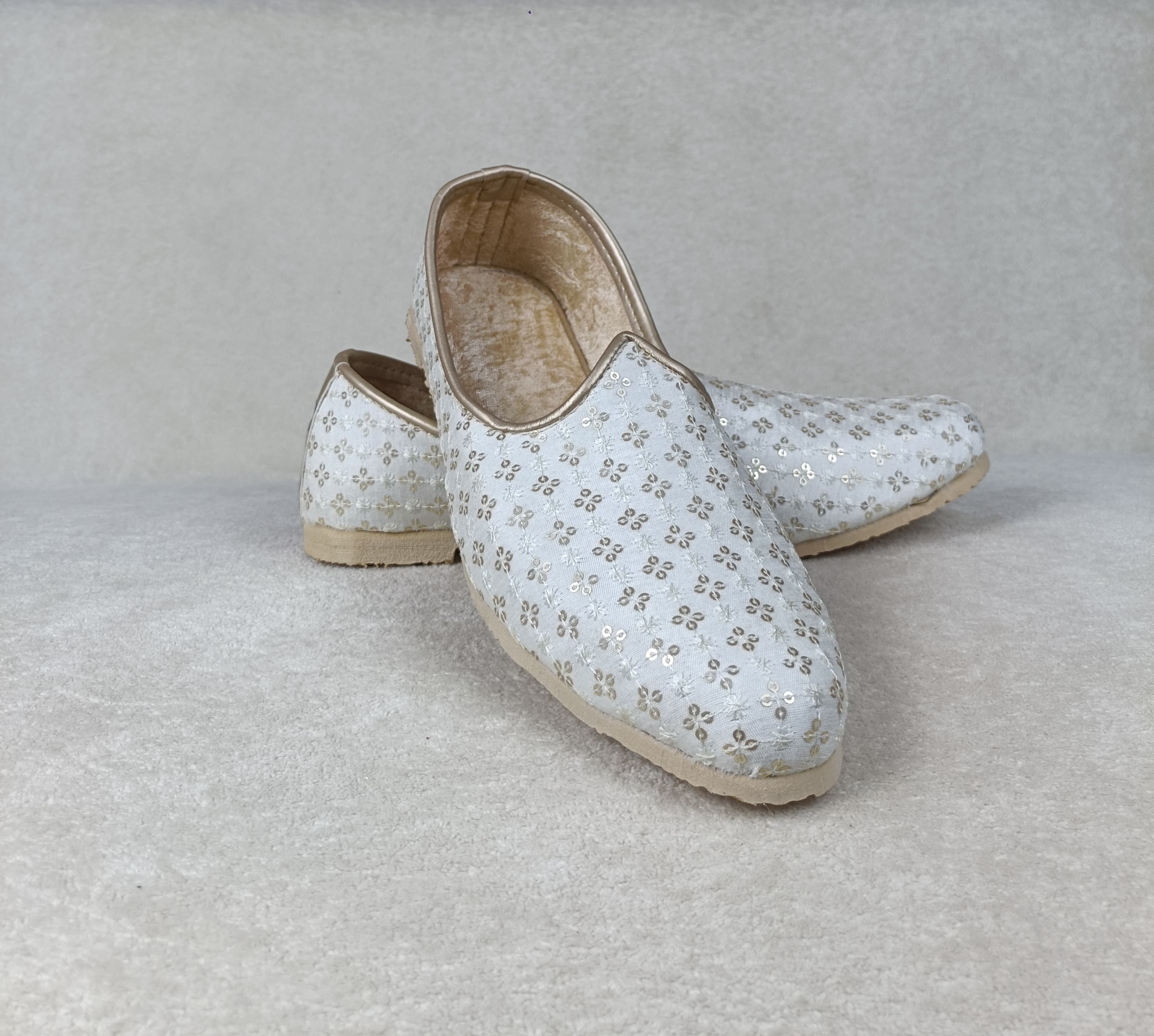 The Golden Floral Jutti