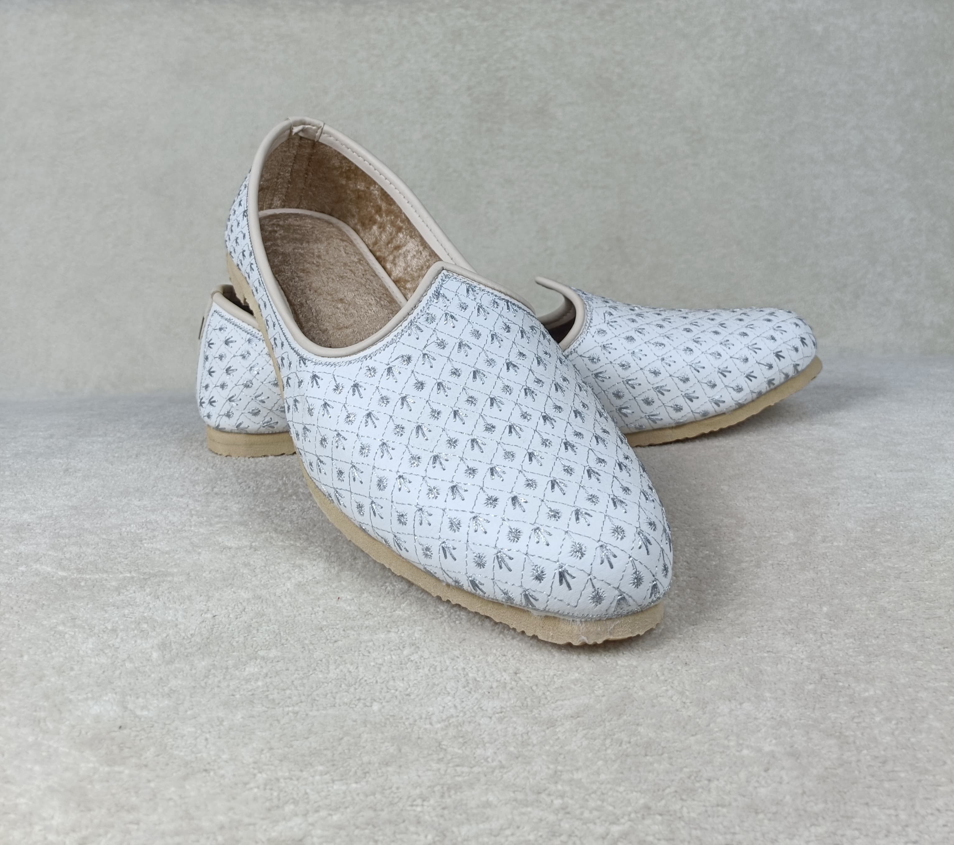 Silver Weave Mojari