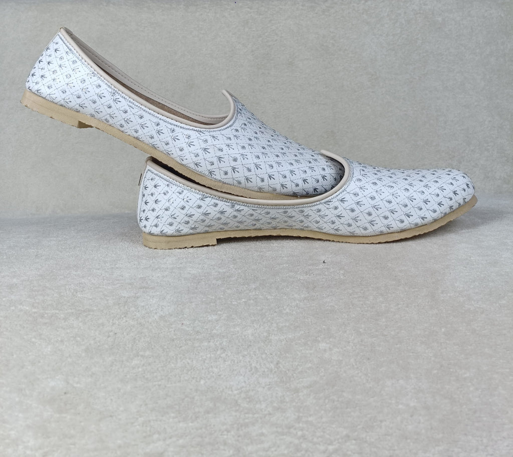 Silver Weave Mojari