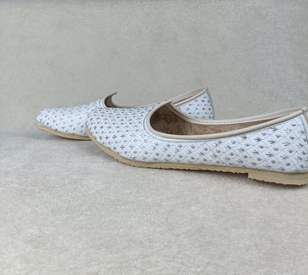 Silver Weave Mojari