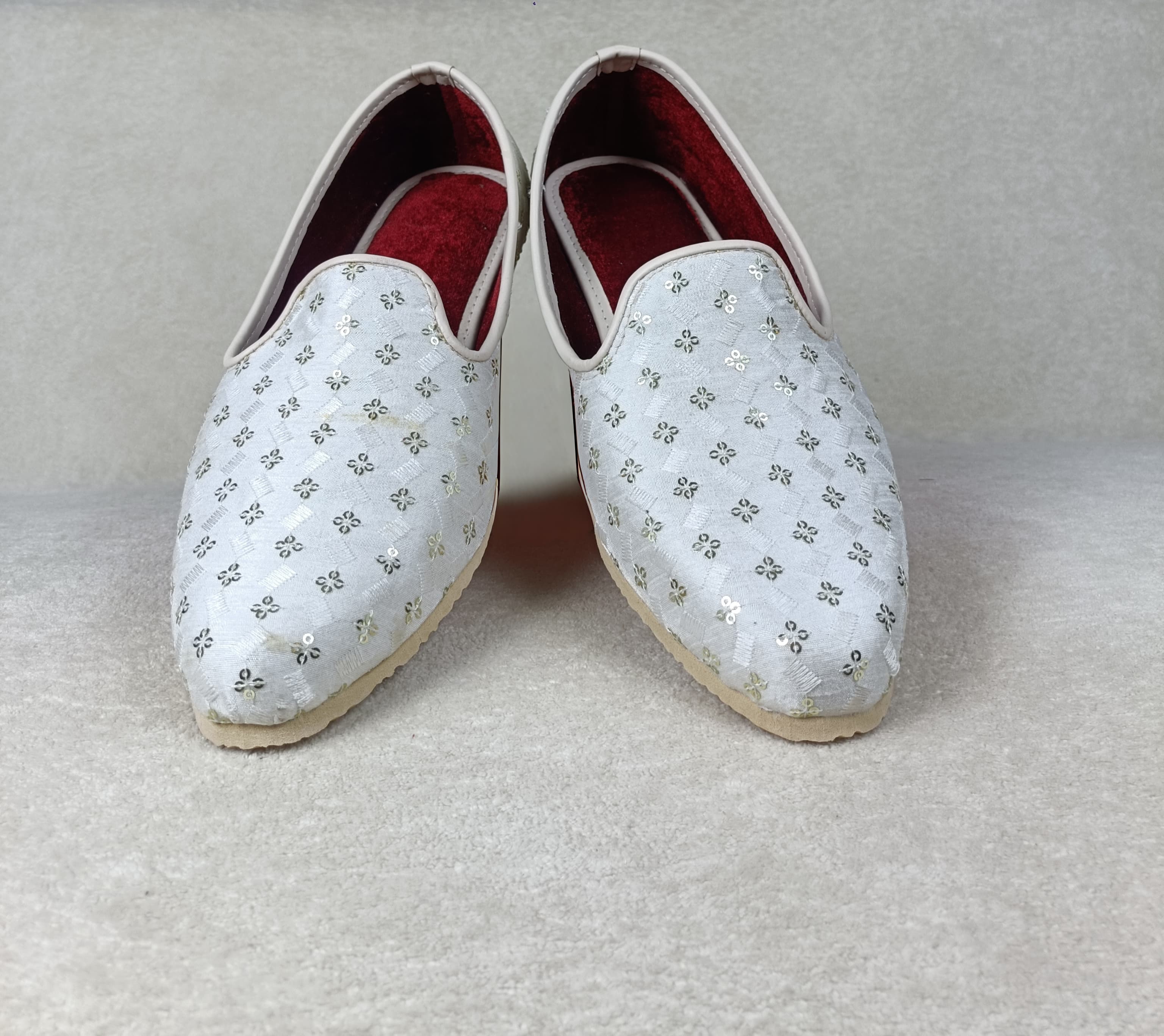 The Silver Floral Jutti