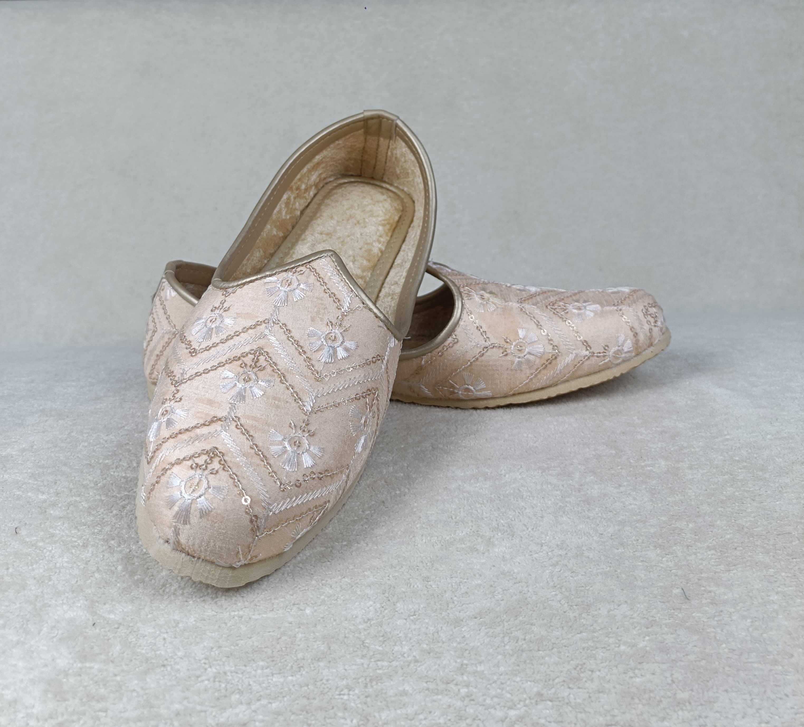 Blush Jutti